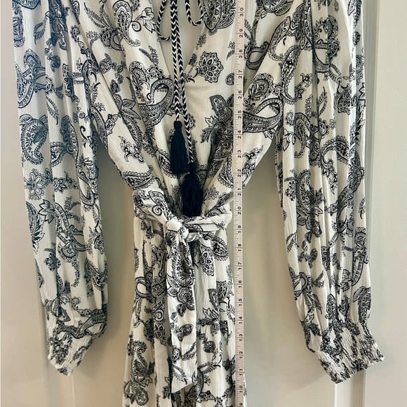 Cute!!! Black & White dress by Miami, great details. L - Picture 5 of 5